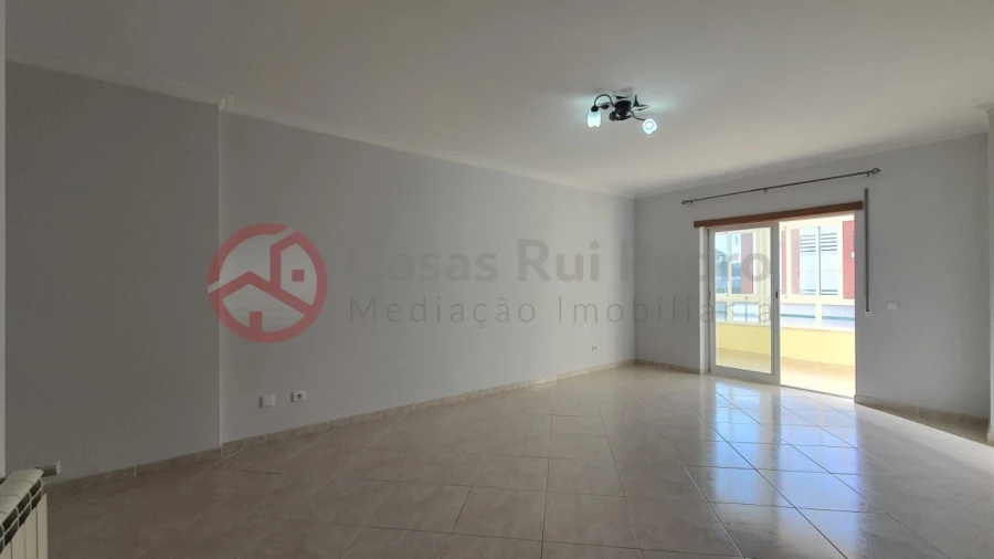 Apartamento T2 para Arrendamento em Laranjeiro e Feijó Foto 16
