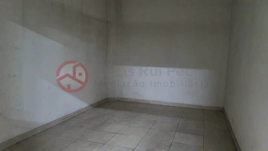 Apartamento T2 para Arrendamento em Laranjeiro e Feijó Foto 19