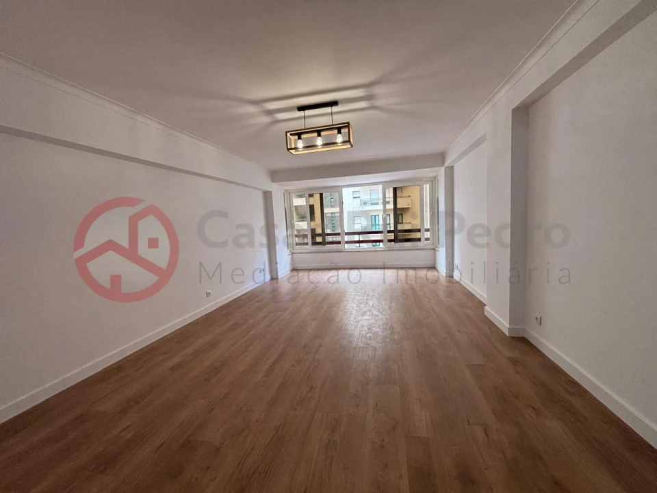 Apartamento T3 para Venda em São Domingos de Benfica Foto 2