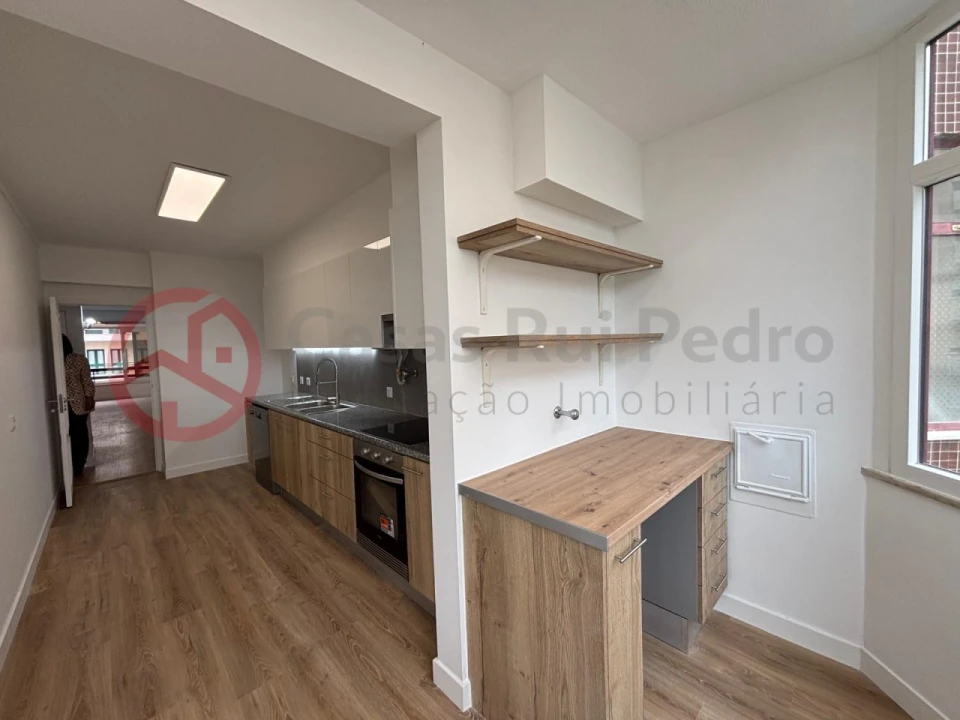 Apartamento T3 para Venda em São Domingos de Benfica Foto 5