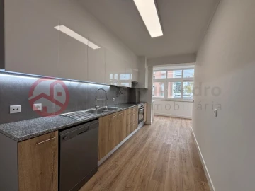 Apartamento T3 para Venda em São Domingos de Benfica