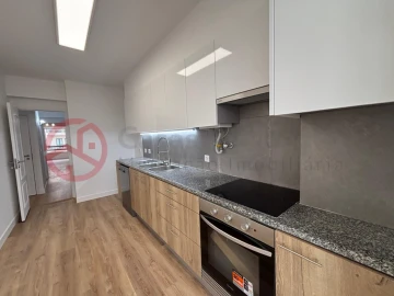 Apartamento T3 para Venda em São Domingos de Benfica