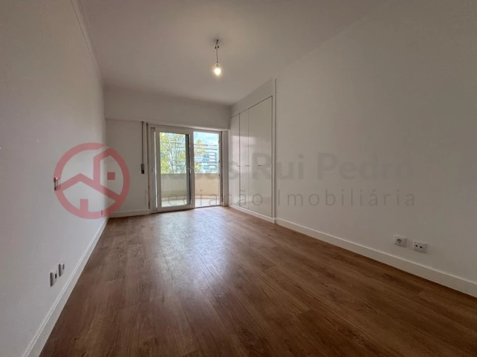 Apartamento T3 para Venda em São Domingos de Benfica Foto 18