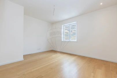 Apartamento T4 para Venda em Avenidas Novas