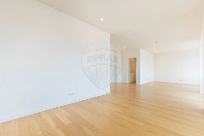 Apartamento T4 para Venda em Avenidas Novas
