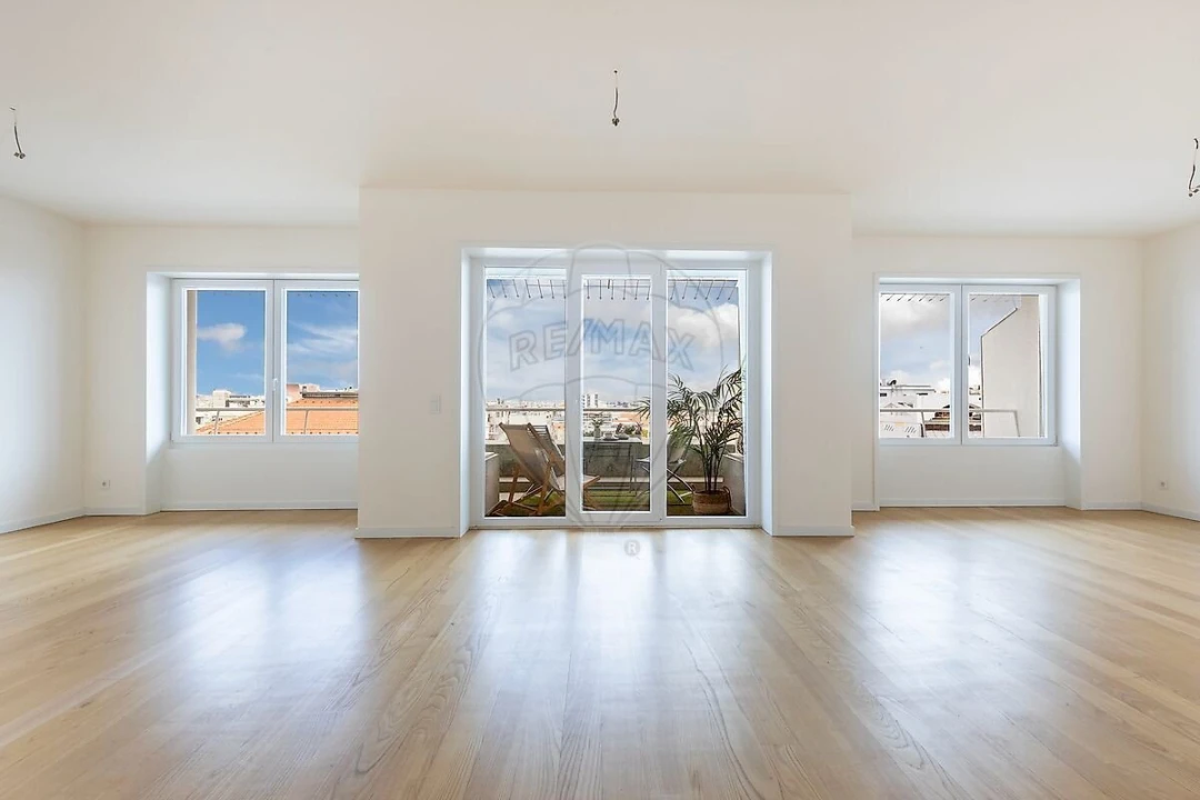 Apartamento T4 para Venda em Avenidas Novas Foto 2