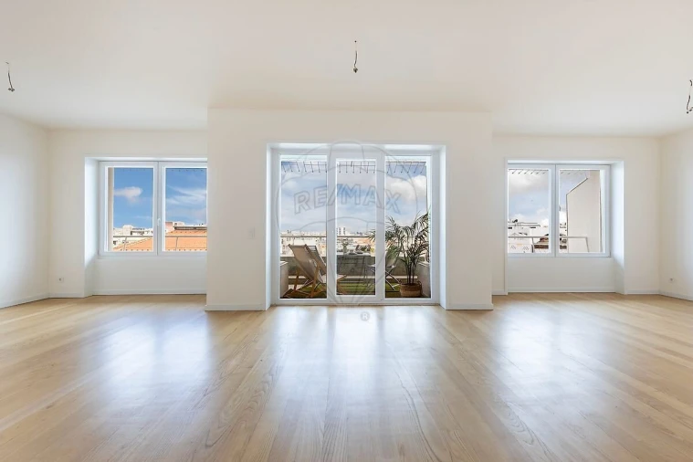 Apartamento T4 para Venda em Avenidas Novas Foto 2