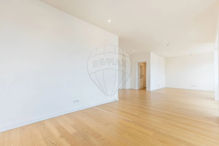 Apartamento T4 para Venda em Avenidas Novas Foto 6