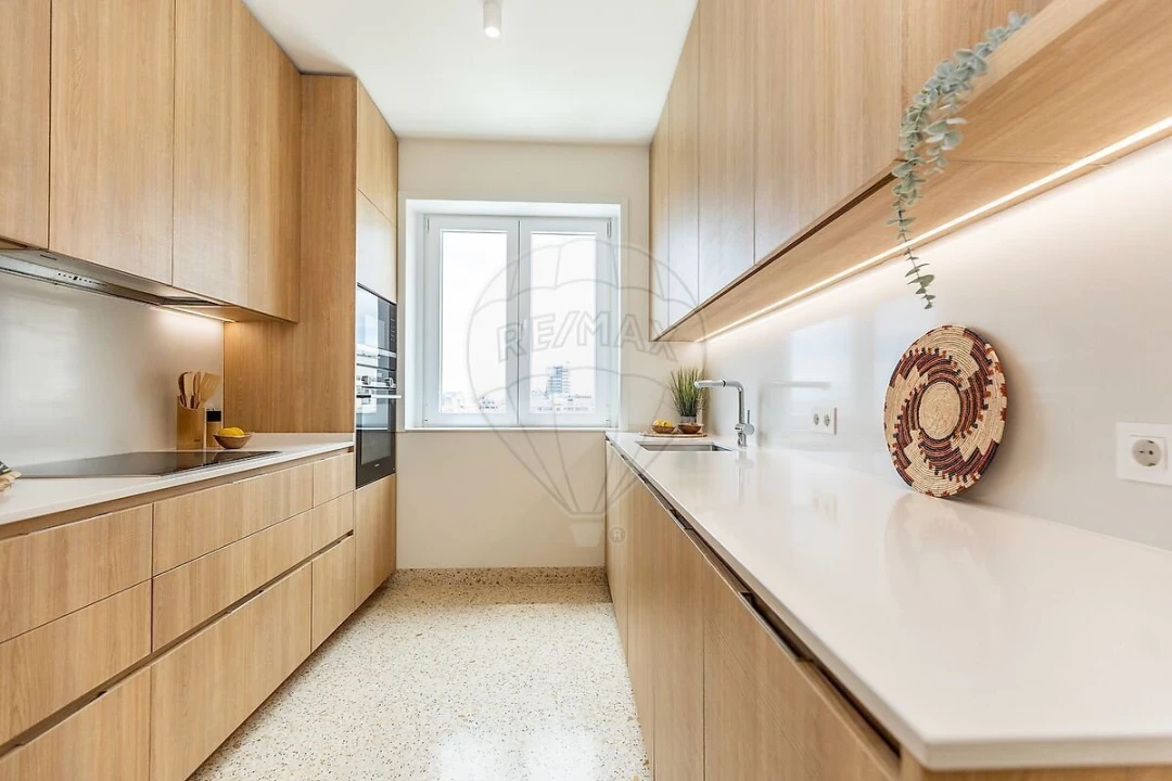 Apartamento T4 para Venda em Avenidas Novas Foto 9
