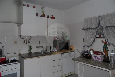 Moradia T3 para Venda em Atouguia da Baleia