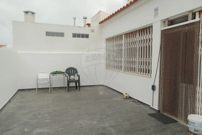 Moradia T3 para Venda em Atouguia da Baleia