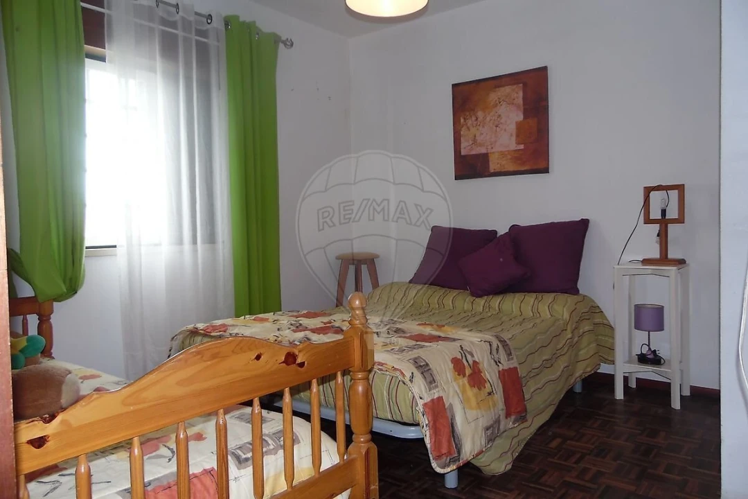Moradia T3 para Venda em Atouguia da Baleia Foto 11