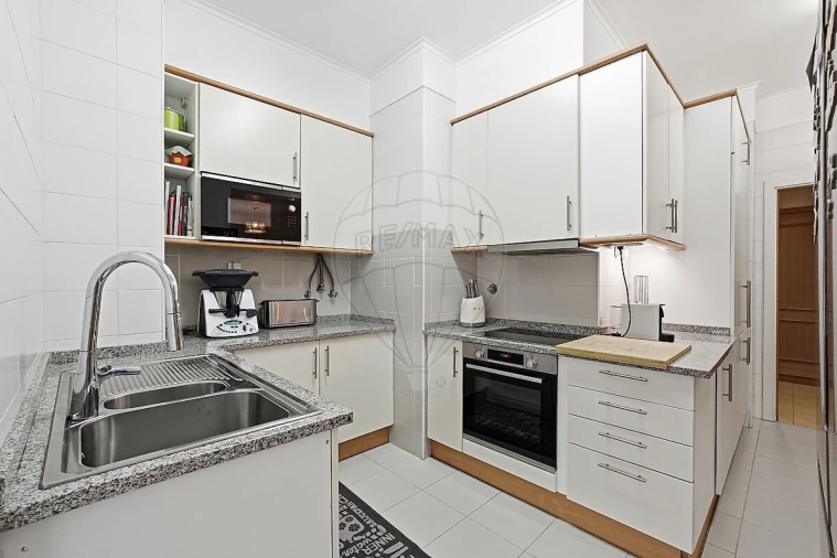 Apartamento T2 para Venda em Lumiar Foto 9