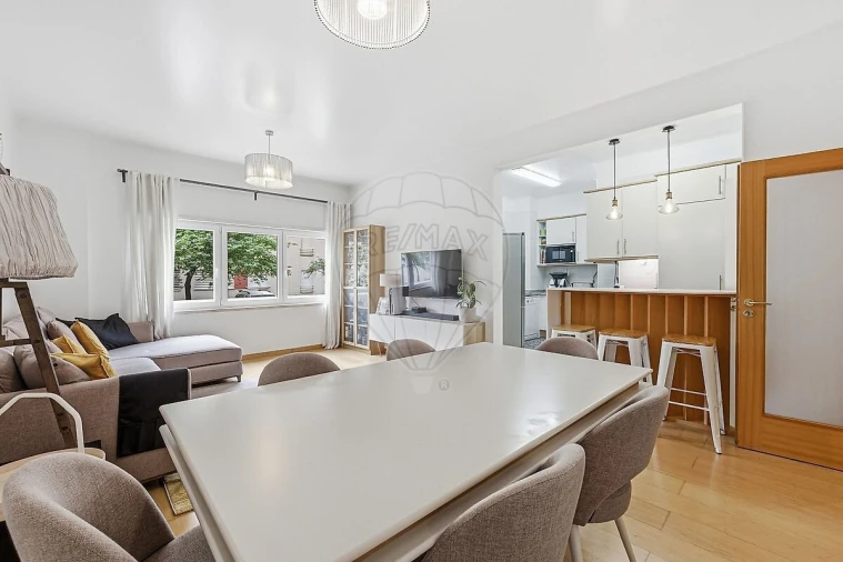 Apartamento T2 para Venda em Lumiar Foto 3