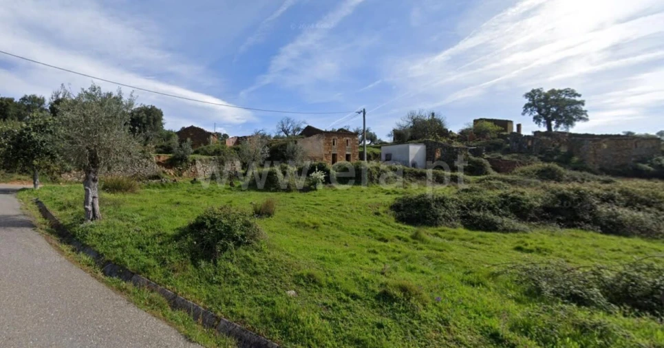 Terreno para Venda em Telhado