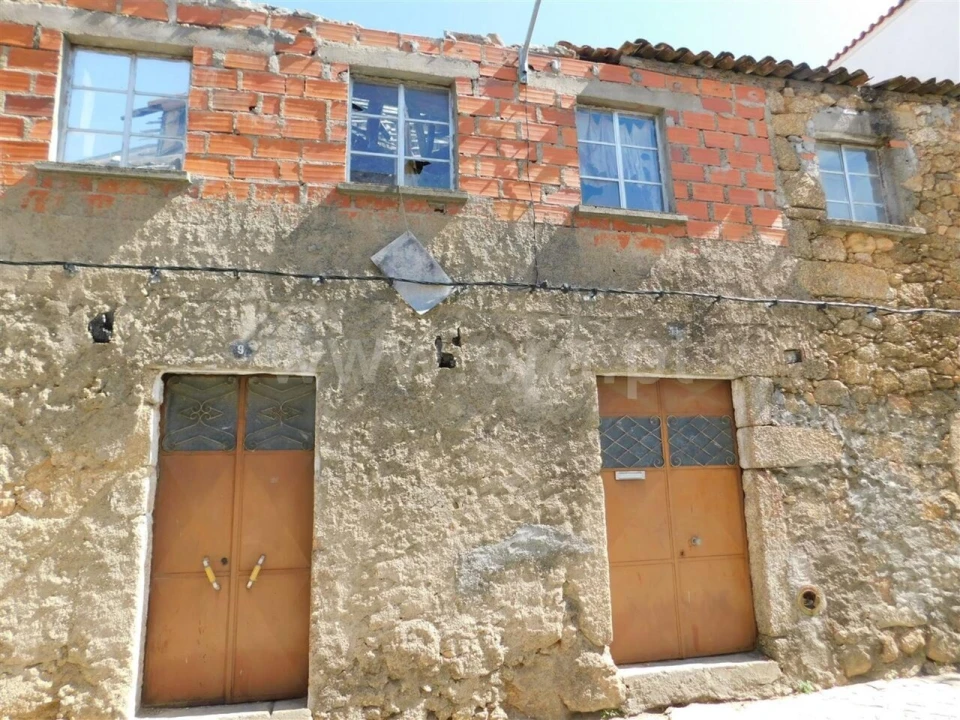 Moradia T0 para Venda em Pero Viseu Foto 2