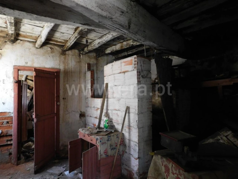 Moradia T0 para Venda em Pero Viseu Foto 5