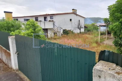 Moradia T4 para Venda em Vila Nova de Monsarros