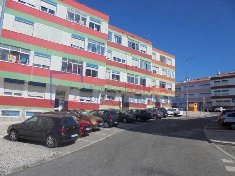 Apartamento T2 para Venda em Rio de Mouro Foto 5