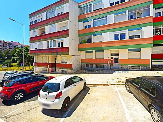Apartamento T2 para Venda em Rio de Mouro Foto 7