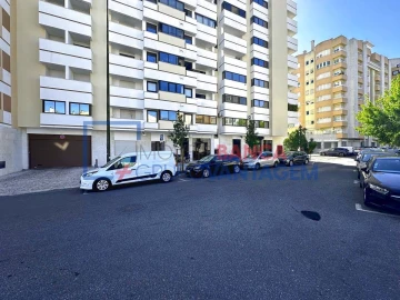 Apartamento T6 para Venda em Penha de França