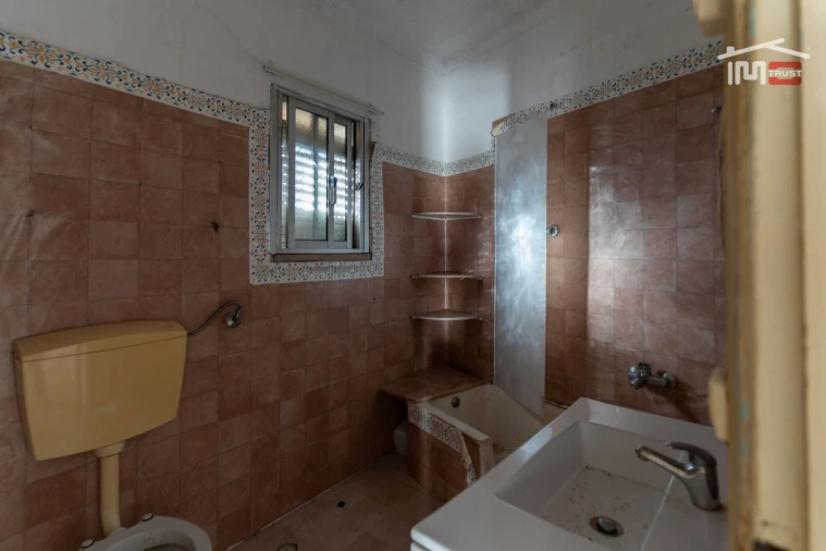 Prédio para Venda em Encosta do Sol Foto 24