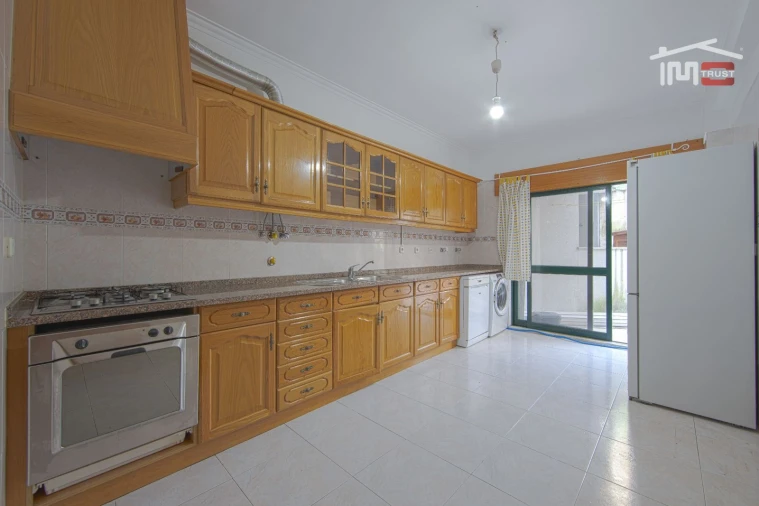 Apartamento T2 para Venda em Cacém e São Marcos Foto 11