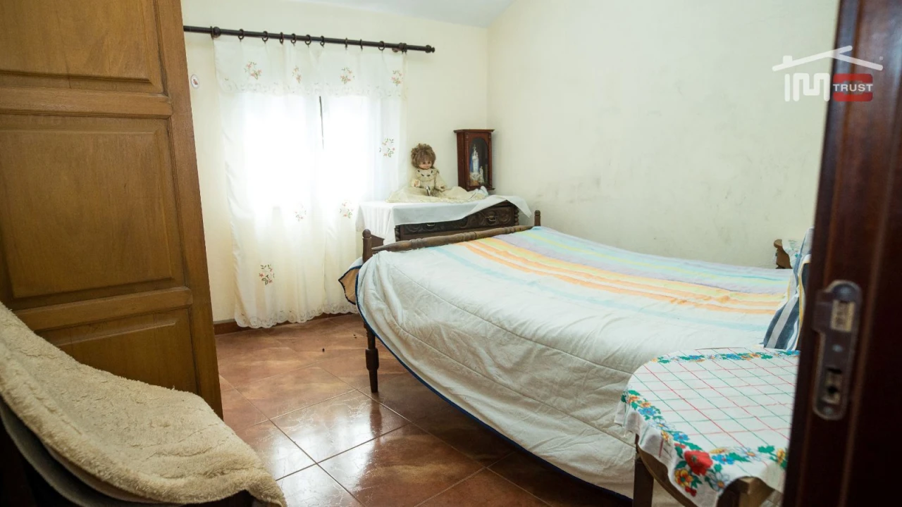 Moradia T5 para Venda em Castro Daire Foto 4