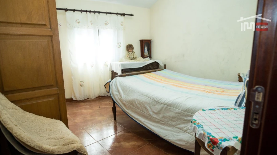 Moradia T5 para Venda em Castro Daire Foto 4