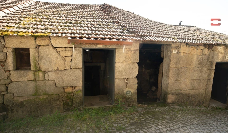Moradia T5 para Venda em Castro Daire