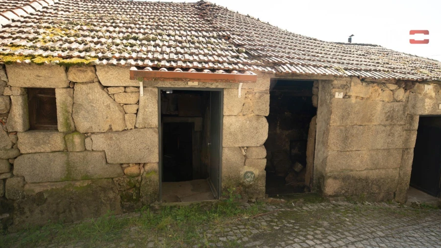 Moradia T5 para Venda em Castro Daire