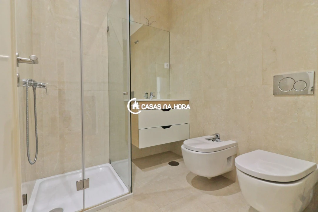 Apartamento T3 para Arrendamento em Cedofeita, Santo Ildefonso, Sé, Miragaia, São Nicolau e Vitória Foto 13