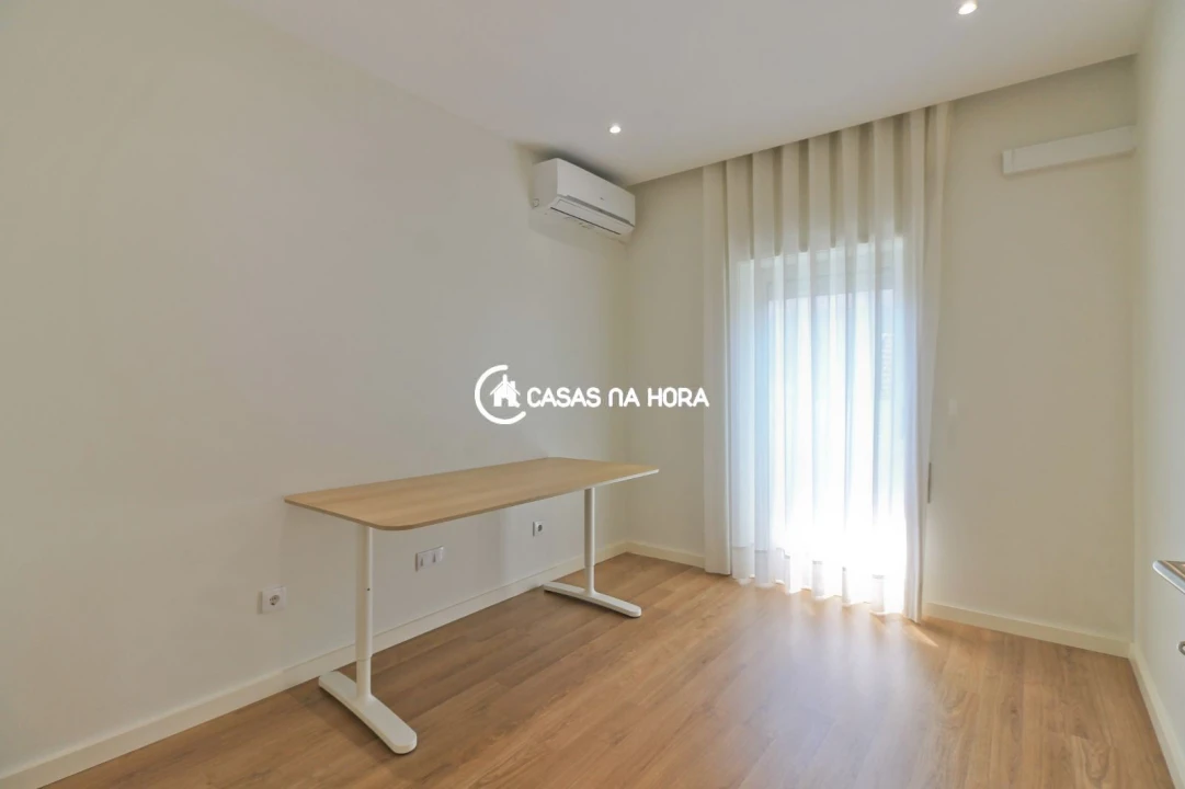 Apartamento T3 para Arrendamento em Cedofeita, Santo Ildefonso, Sé, Miragaia, São Nicolau e Vitória Foto 22