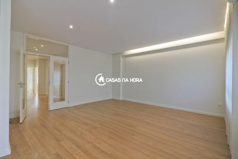 Apartamento T3 para Arrendamento em Cedofeita, Santo Ildefonso, Sé, Miragaia, São Nicolau e Vitória Foto 6