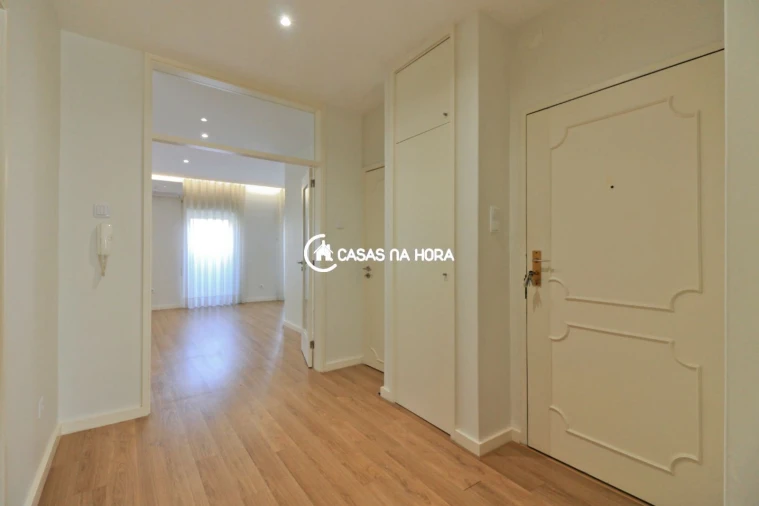 Apartamento T3 para Arrendamento em Cedofeita, Santo Ildefonso, Sé, Miragaia, São Nicolau e Vitória Foto 14
