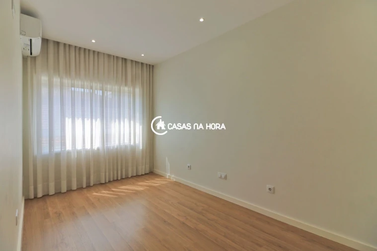 Apartamento T3 para Arrendamento em Cedofeita, Santo Ildefonso, Sé, Miragaia, São Nicolau e Vitória Foto 17