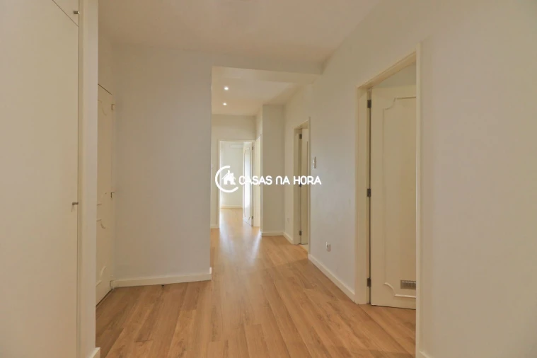 Apartamento T3 para Arrendamento em Cedofeita, Santo Ildefonso, Sé, Miragaia, São Nicolau e Vitória Foto 21