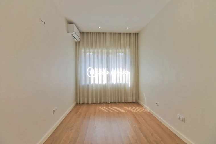 Apartamento T3 para Arrendamento em Cedofeita, Santo Ildefonso, Sé, Miragaia, São Nicolau e Vitória Foto 25