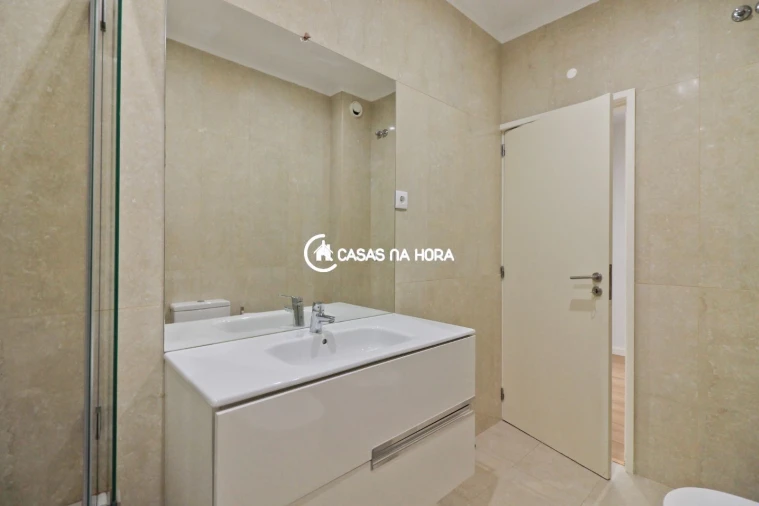 Apartamento T3 para Arrendamento em Cedofeita, Santo Ildefonso, Sé, Miragaia, São Nicolau e Vitória Foto 28