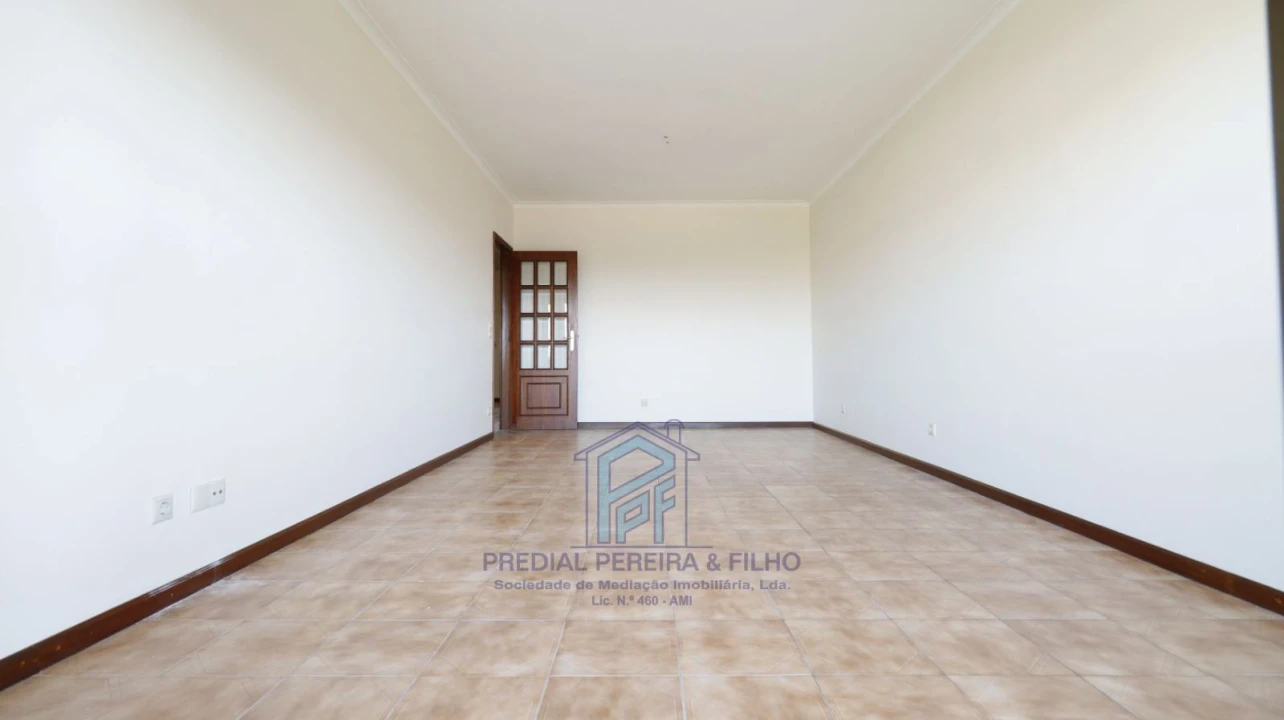 Apartamento T3 para Arrendamento em Fânzeres e São Pedro da Cova Foto 4