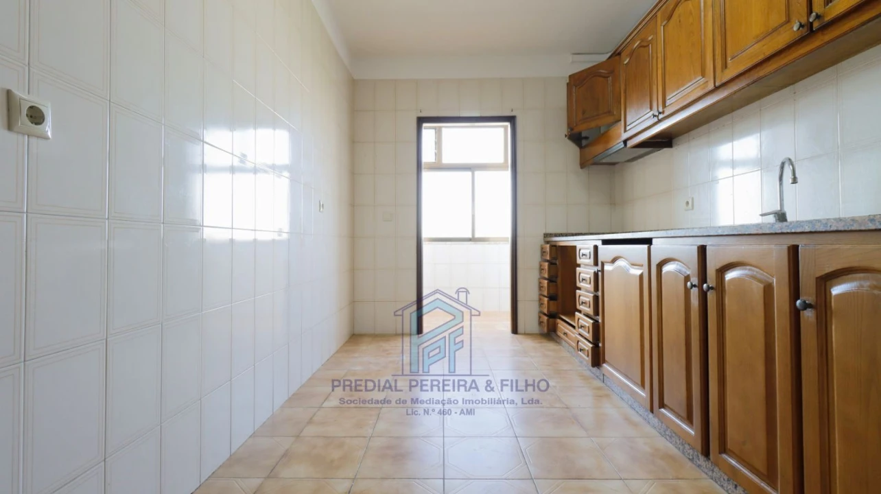 Apartamento T3 para Arrendamento em Fânzeres e São Pedro da Cova Foto 8