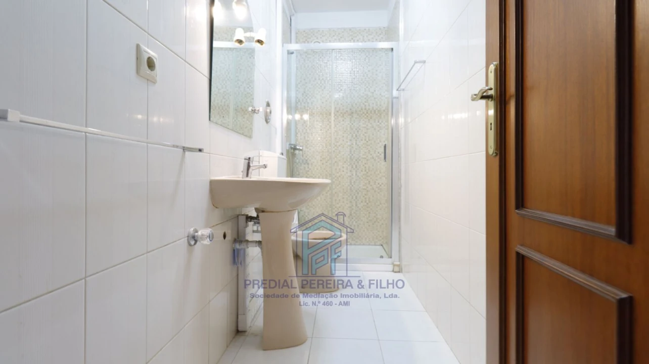 Apartamento T3 para Arrendamento em Fânzeres e São Pedro da Cova Foto 12