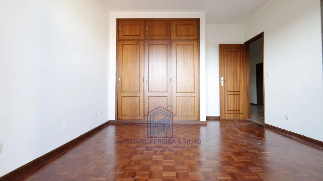 Apartamento T3 para Arrendamento em Fânzeres e São Pedro da Cova Foto 15