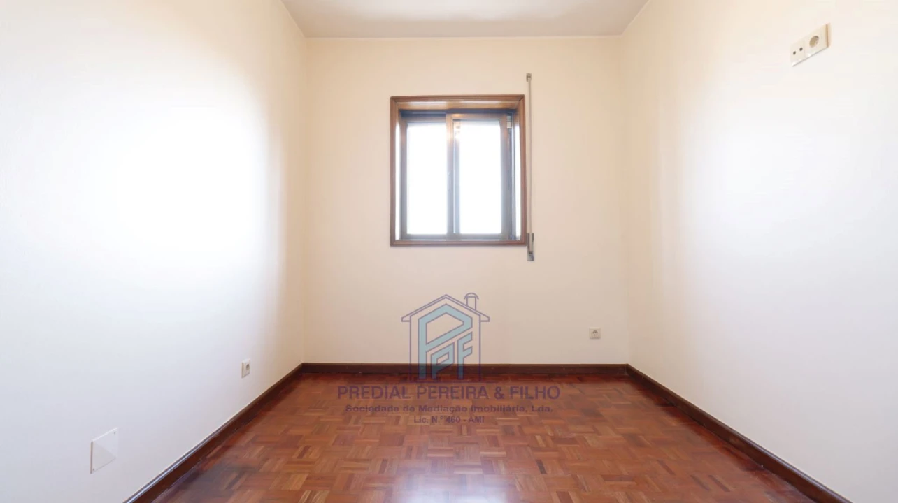 Apartamento T3 para Arrendamento em Fânzeres e São Pedro da Cova Foto 27
