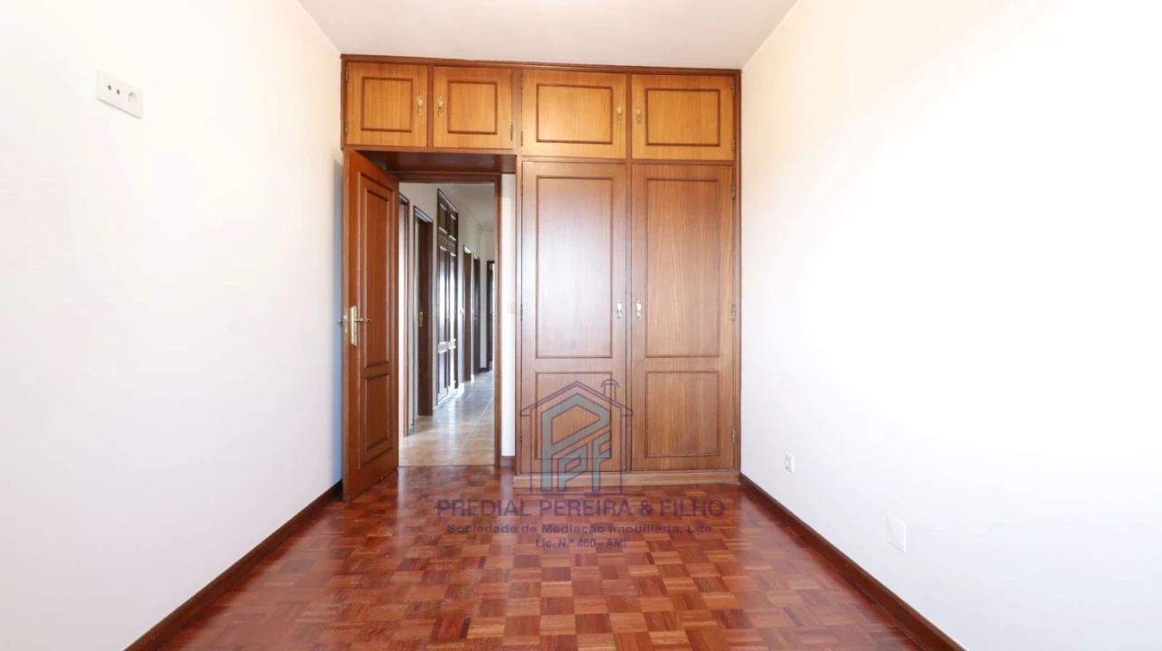 Apartamento T3 para Arrendamento em Fânzeres e São Pedro da Cova Foto 28