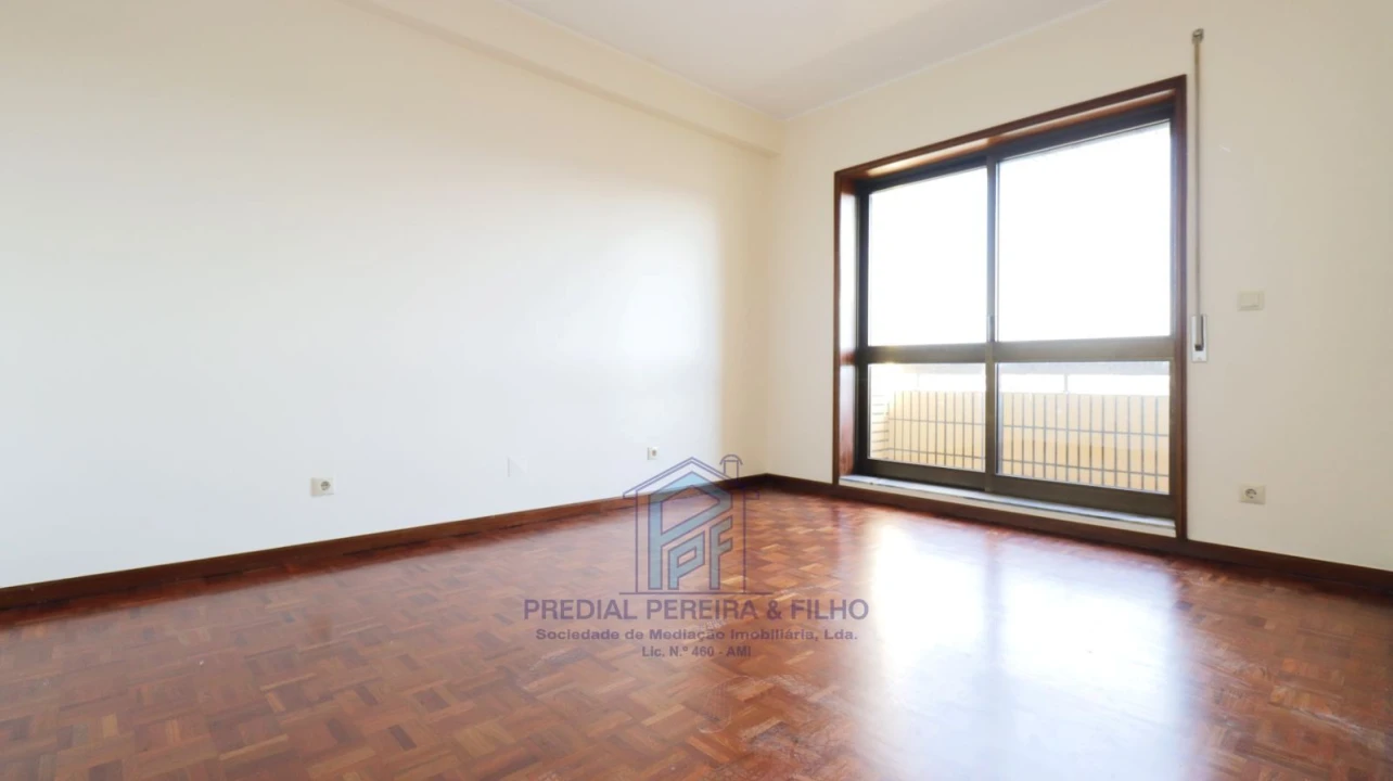 Apartamento T3 para Arrendamento em Fânzeres e São Pedro da Cova Foto 18