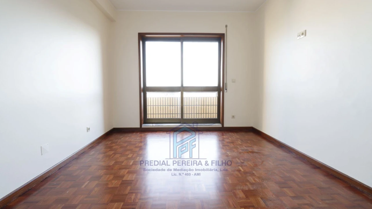 Apartamento T3 para Arrendamento em Fânzeres e São Pedro da Cova Foto 19