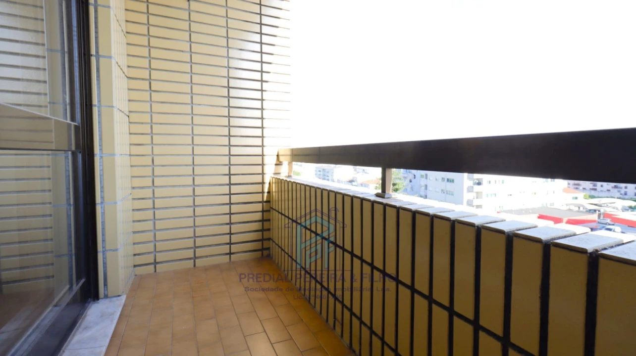 Apartamento T3 para Arrendamento em Fânzeres e São Pedro da Cova Foto 21