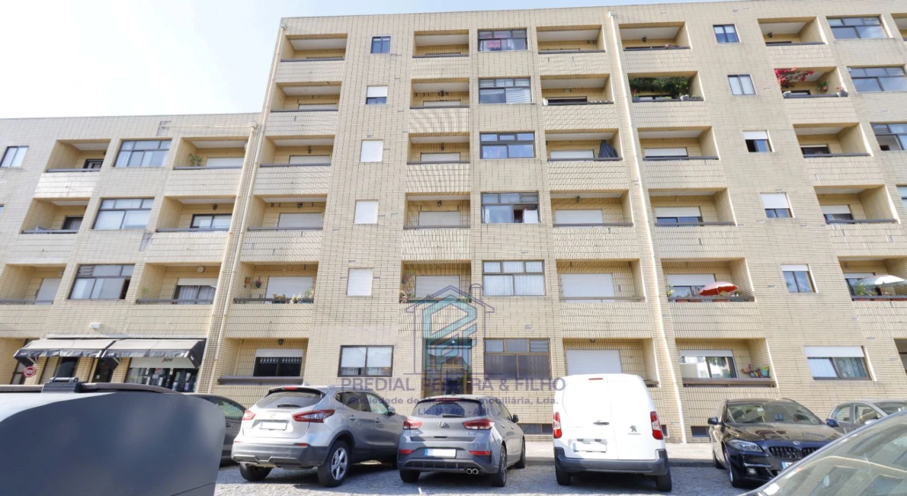 Apartamento T3 para Arrendamento em Fânzeres e São Pedro da Cova Foto 1