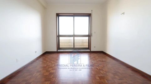 Apartamento T3 para Arrendamento em Fânzeres e São Pedro da Cova